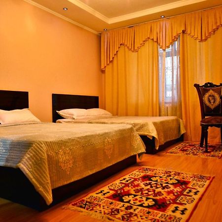 Astoria B&B Osh Εξωτερικό φωτογραφία