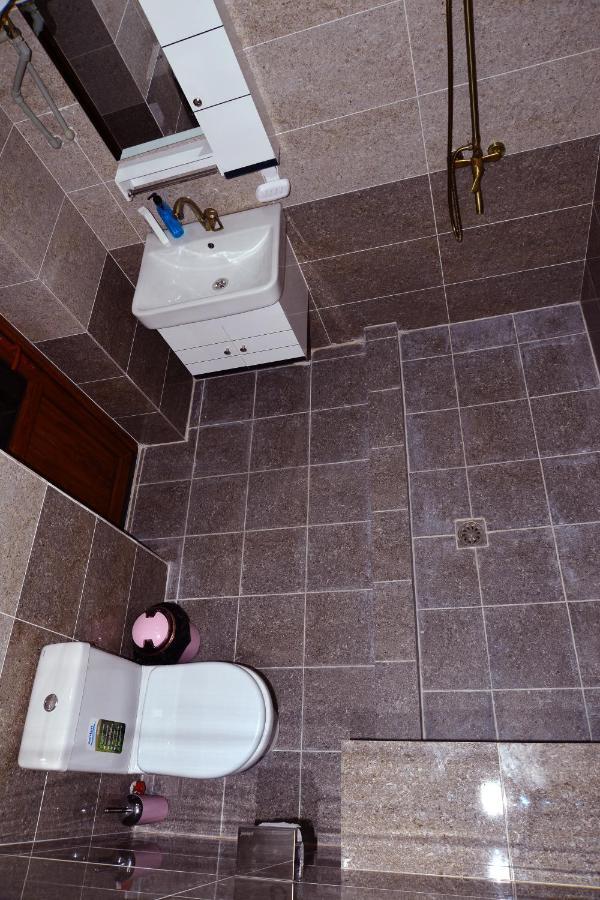 Astoria B&B Osh Εξωτερικό φωτογραφία