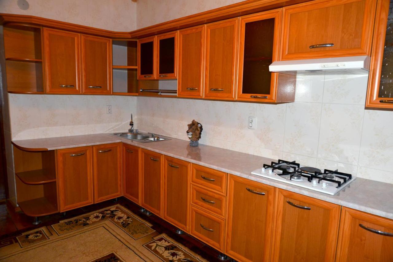 Astoria B&B Osh Εξωτερικό φωτογραφία