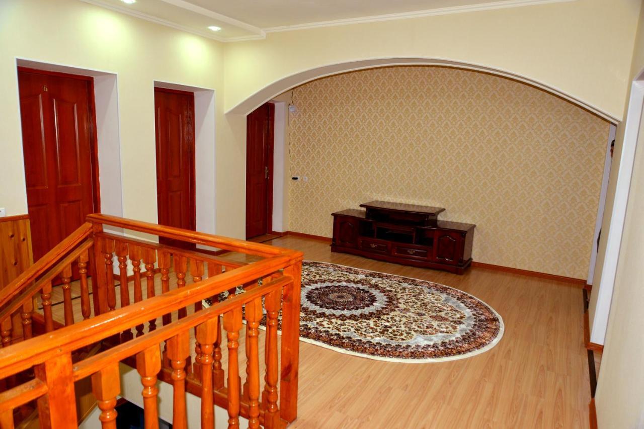 Astoria B&B Osh Εξωτερικό φωτογραφία